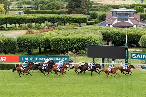 Quinté+: PRIX DES COTEAUX DE LA SEINE .